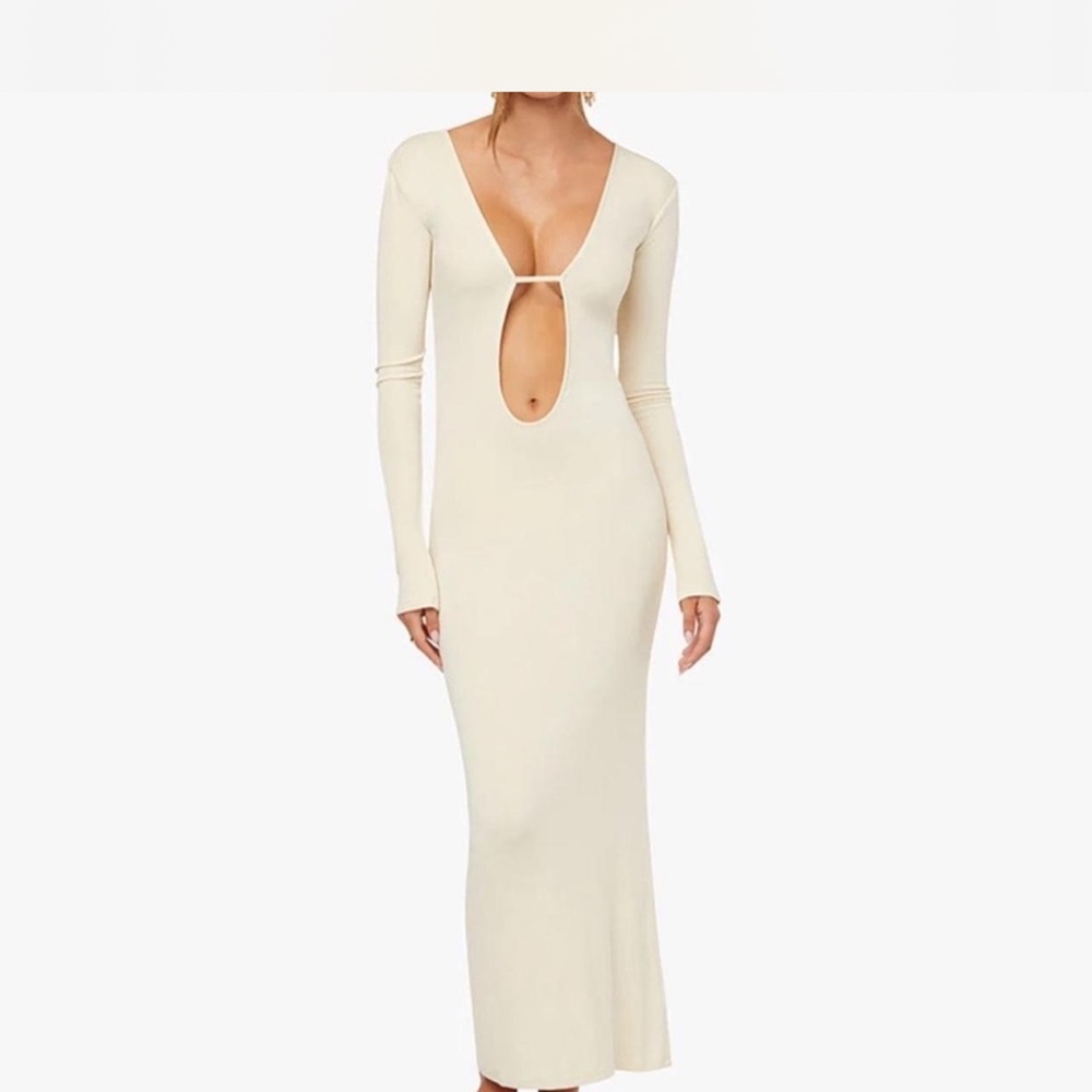 Weworewhat NWT Elegant Cream Long Sleeve Cut-Out Dress